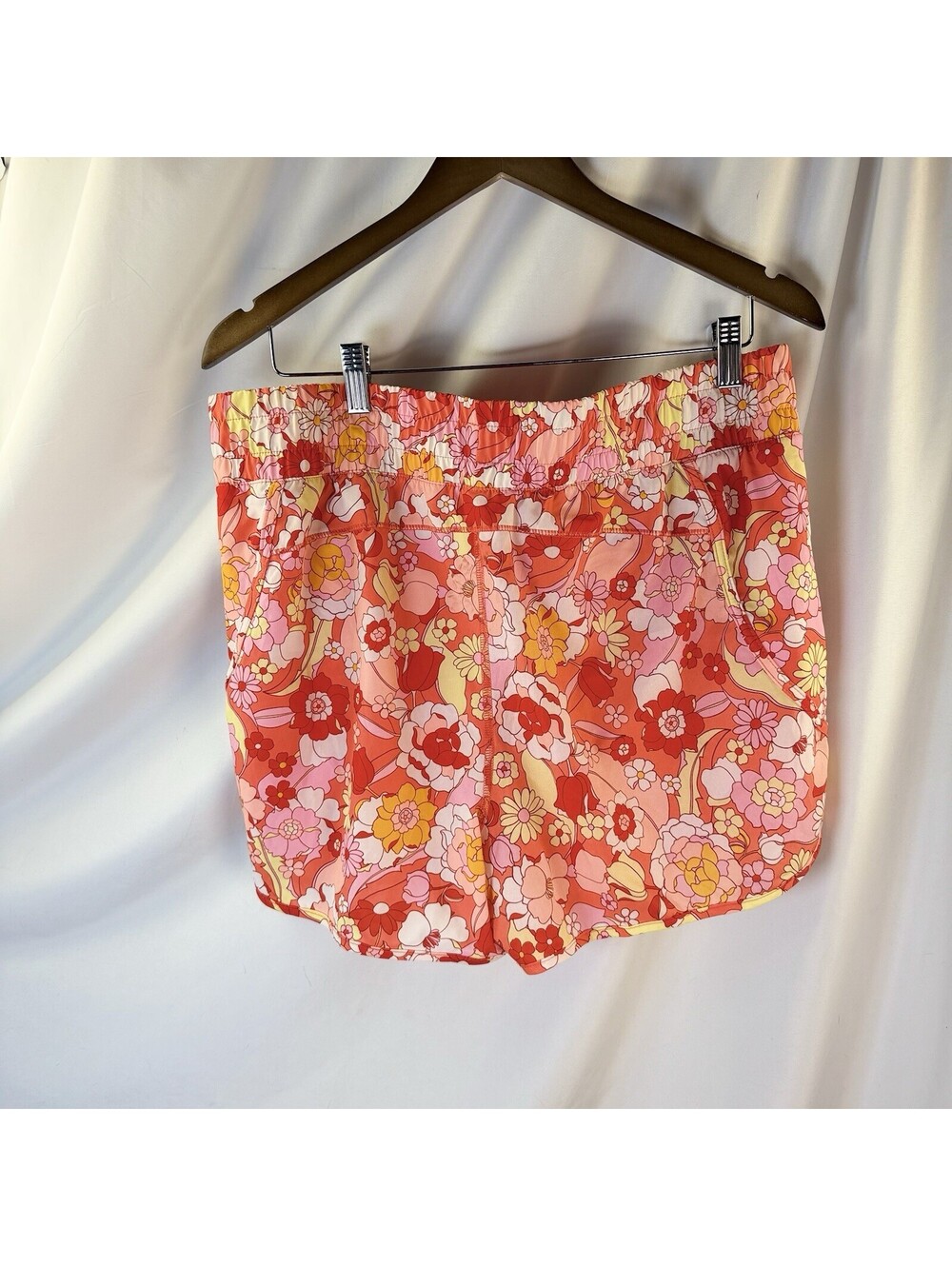 Avia Womens Orange Floral Running Shorts L Stretch Waist Zip Pocket Lined - Picture 5 of 8